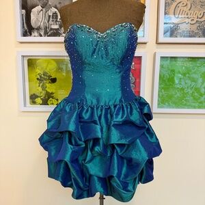💙 Y2K Teal Beaded Bubble Hem Strapless Formal/Prom Dress